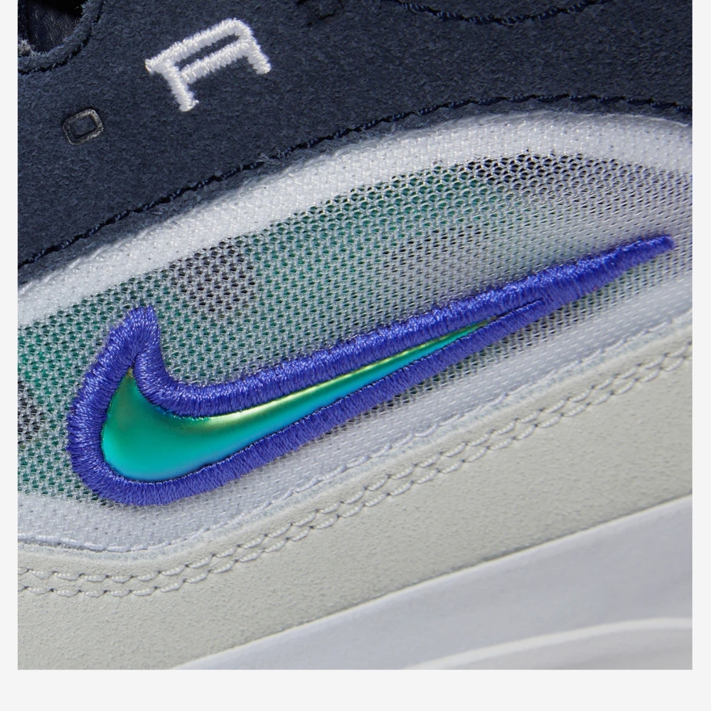 Nike Big boys Blue and Green Sneakers - Picture 5 of 8